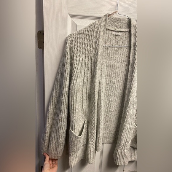 💕 2 For $10 Maurices Cream/Silvery Oversized Cardigan Size 2X - Picture 2 of 3